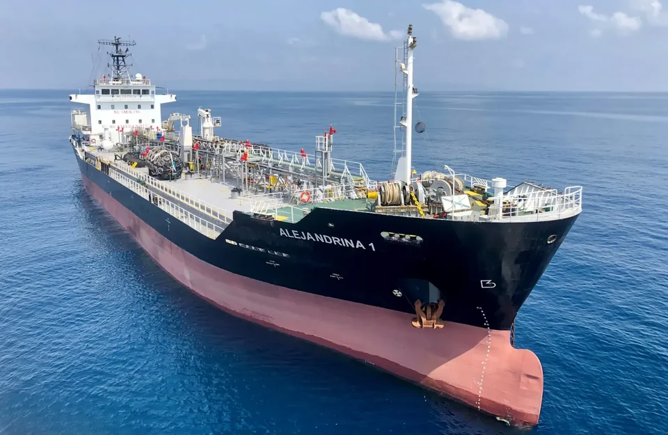Alejandrina 1 at sea, viewed from the bow with its deck and bridge visible